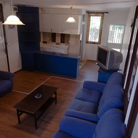 Shungit Dragana Jeftica Br 10 Hostel *